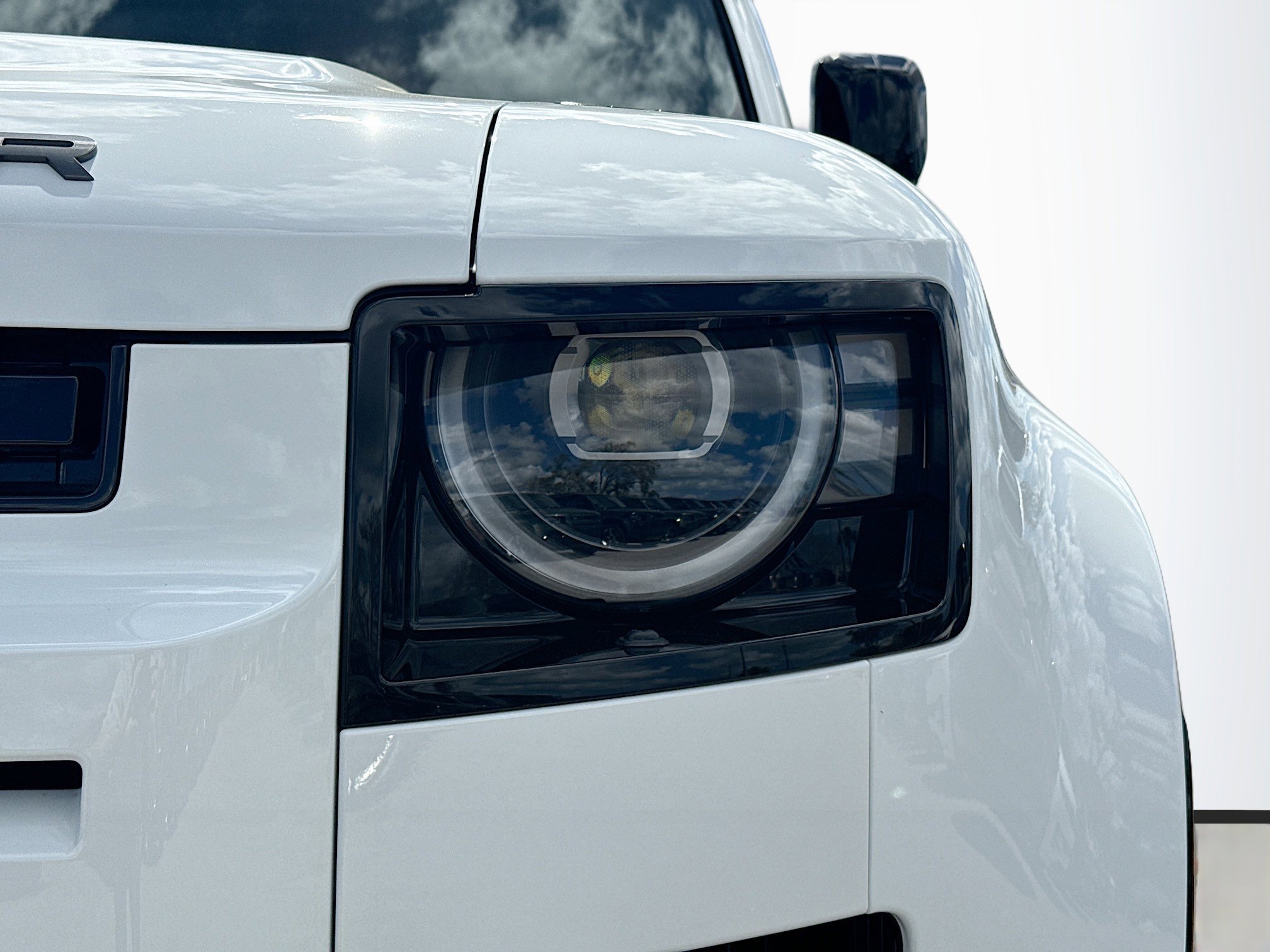 New 2026 Fuji White Land Rover V8 image 9