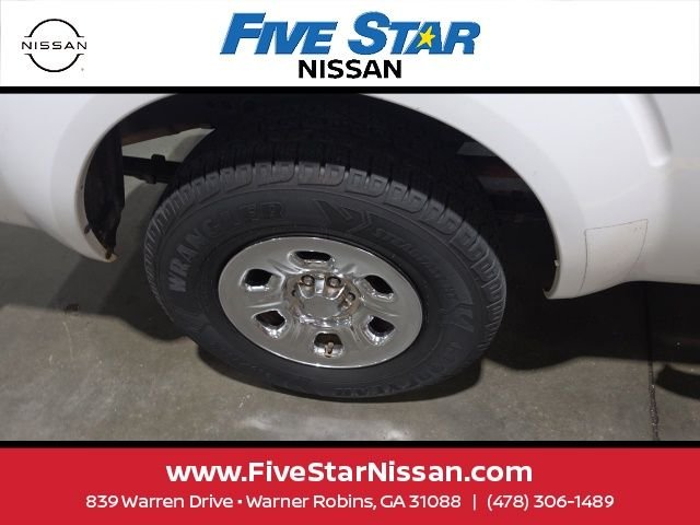Used 2010 White Nissan SE image 5