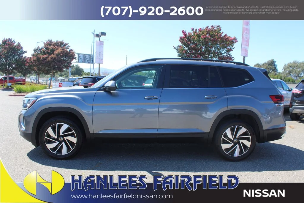 Used 2025  Volkswagen 2.0T SE w/Technology image 2