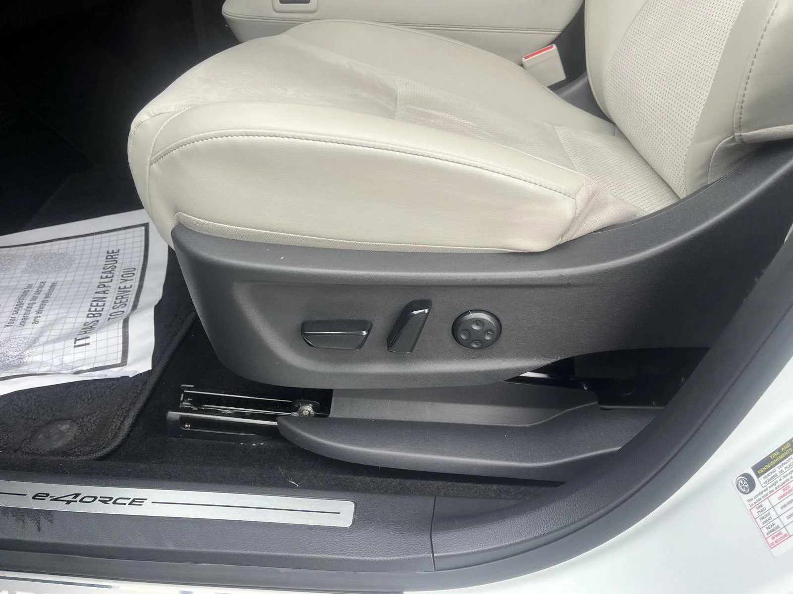 Used 2025 Everest White Pearl Tricoat/Black Diamond Pearl Nissan EVOLVE+ image 20