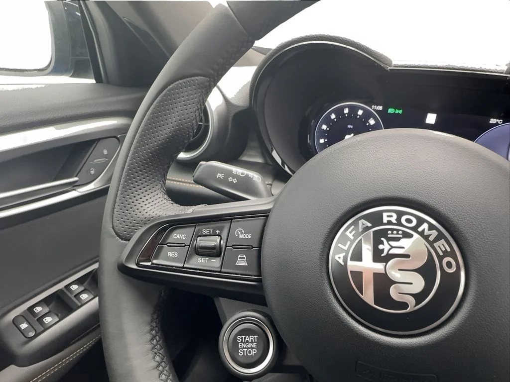 New 2026 Blue Alfa Romeo Base image 39