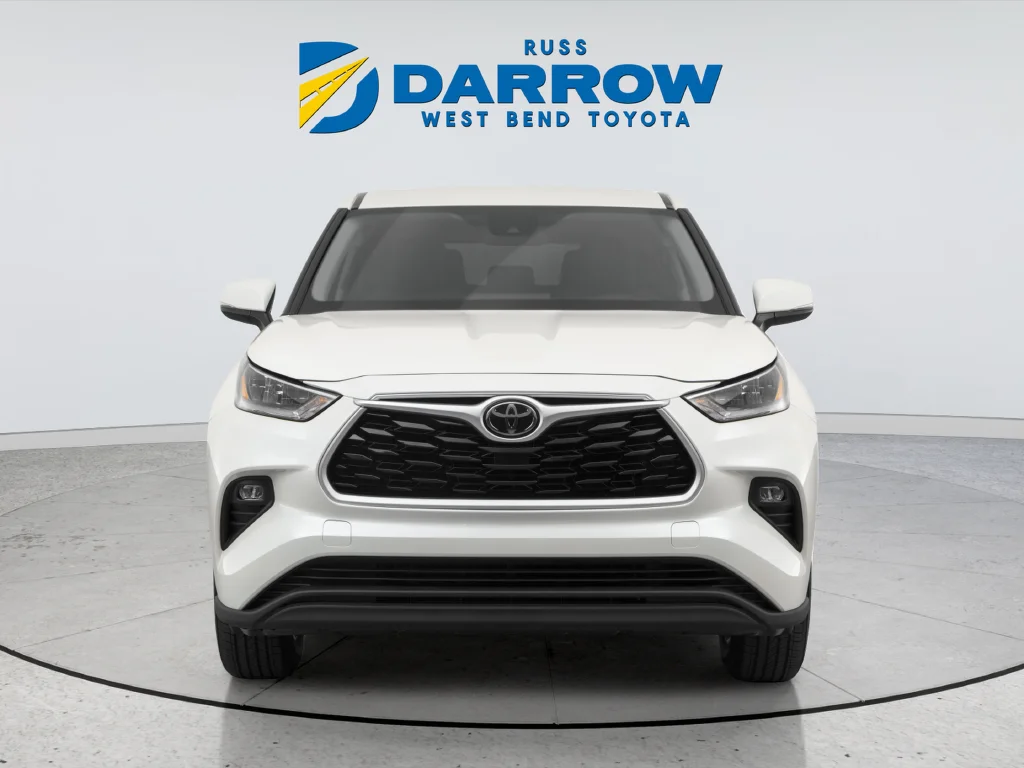 Used 2020 White Toyota XLE image 11