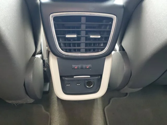 Used 2019 Iced Mocha Prem Lincoln Reserve image 25