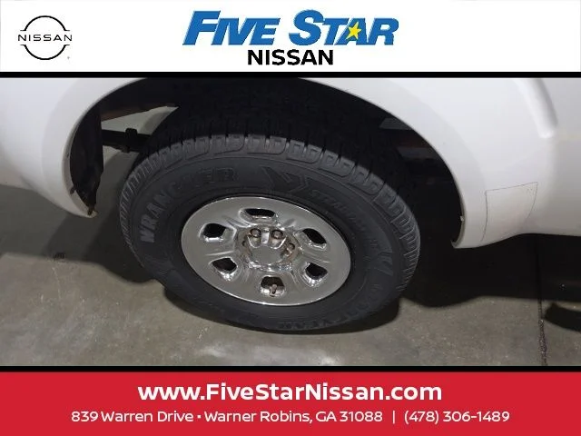 Used 2010 White Nissan SE image 5