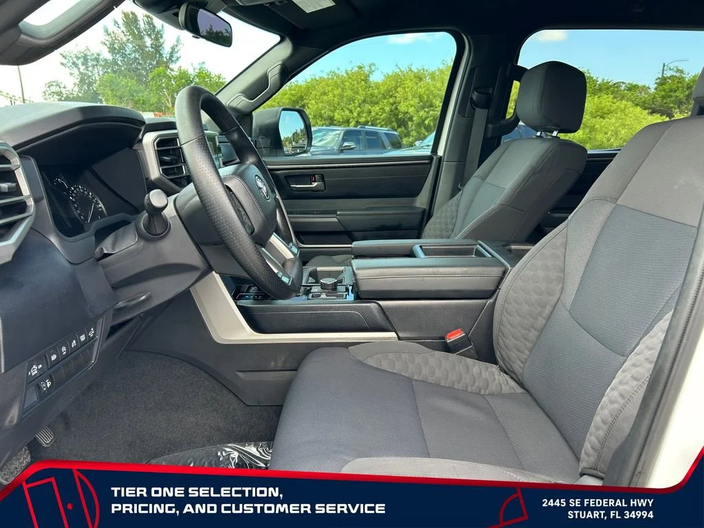 Used 2025 White Toyota SR5 image 9