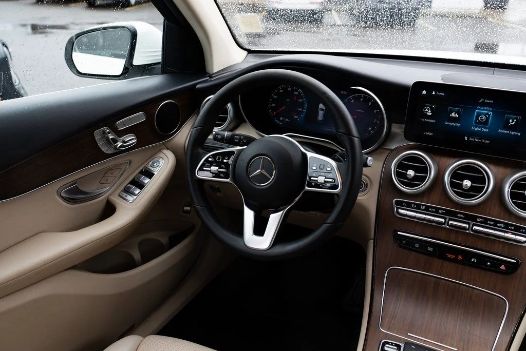 Used 2022 White Mercedes-Benz GLC 300 image 9