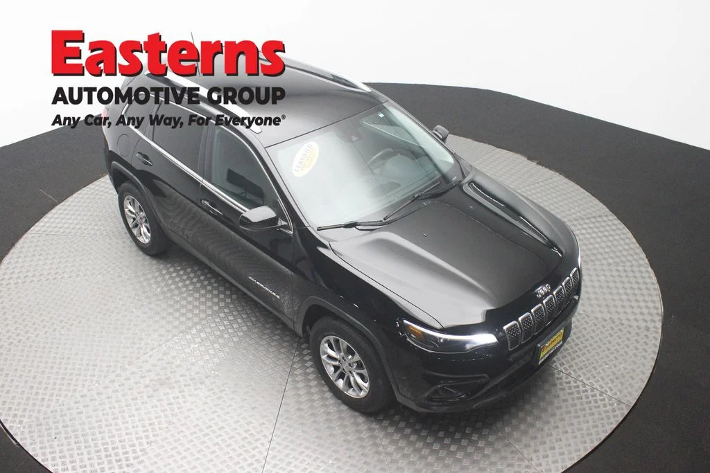 Used 2021 Black Jeep Latitude Plus image 3