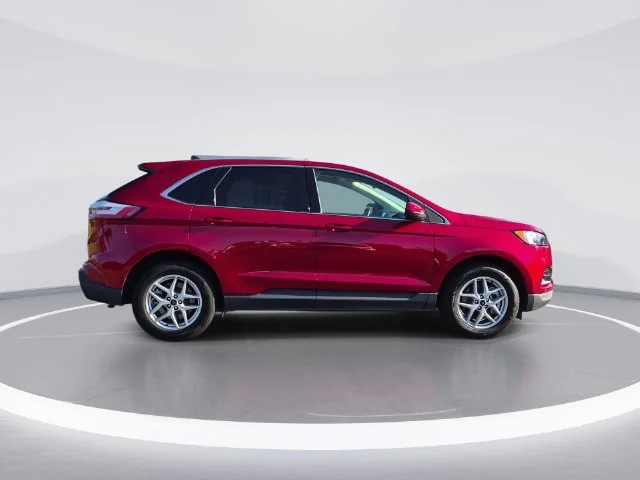 Used 2024 Red Ford SEL image 9