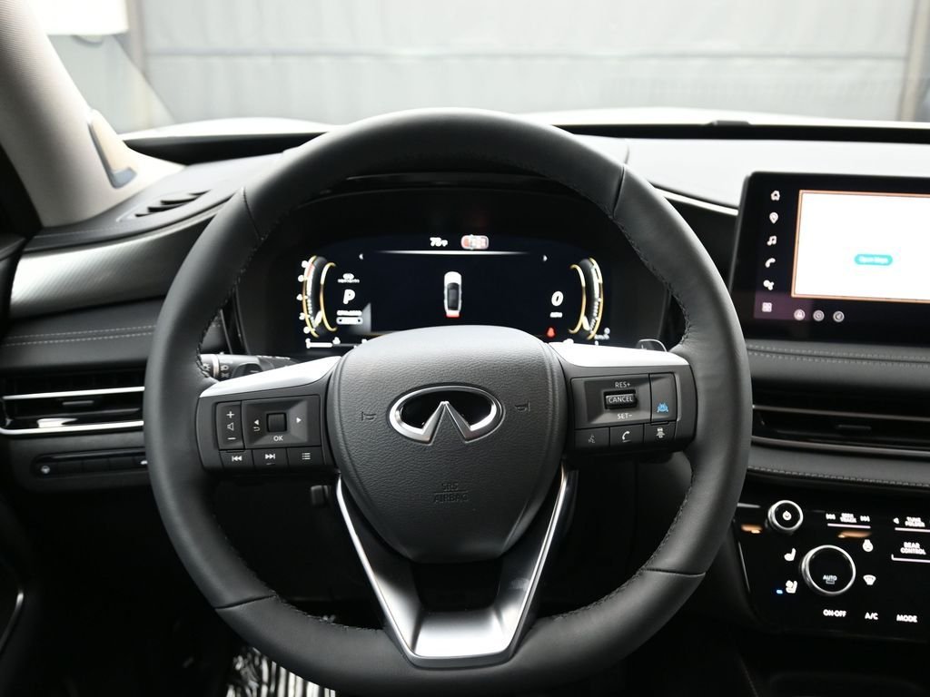 Used 2026 White INFINITI LUXE image 19