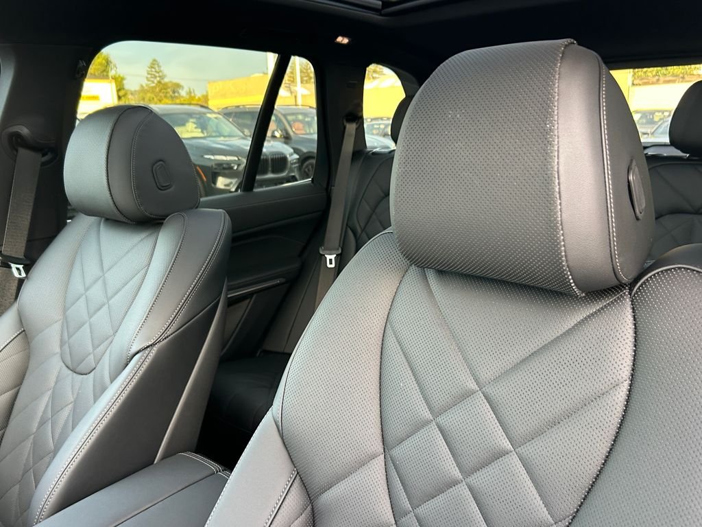 2026 BMW X5 50e - Photo 14