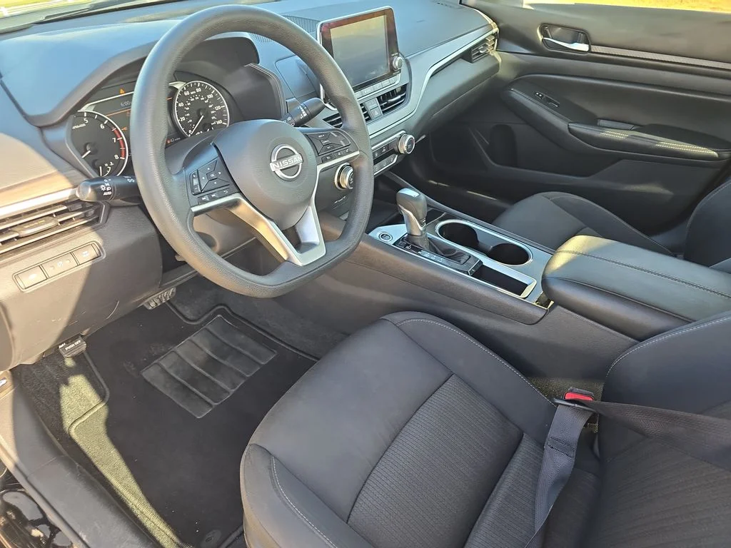 Used 2024  Nissan 2.5 SV image 16