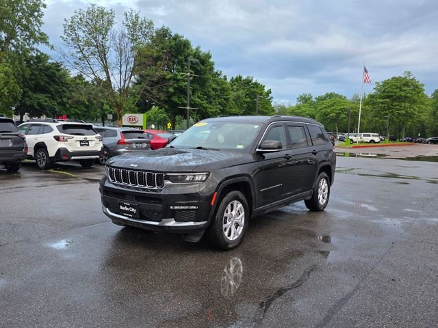 Used 2022 Diamond Black Jeep Limited image 4