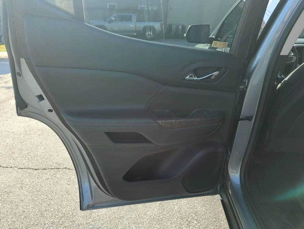 Used 2023 Silver GMC Denali image 28