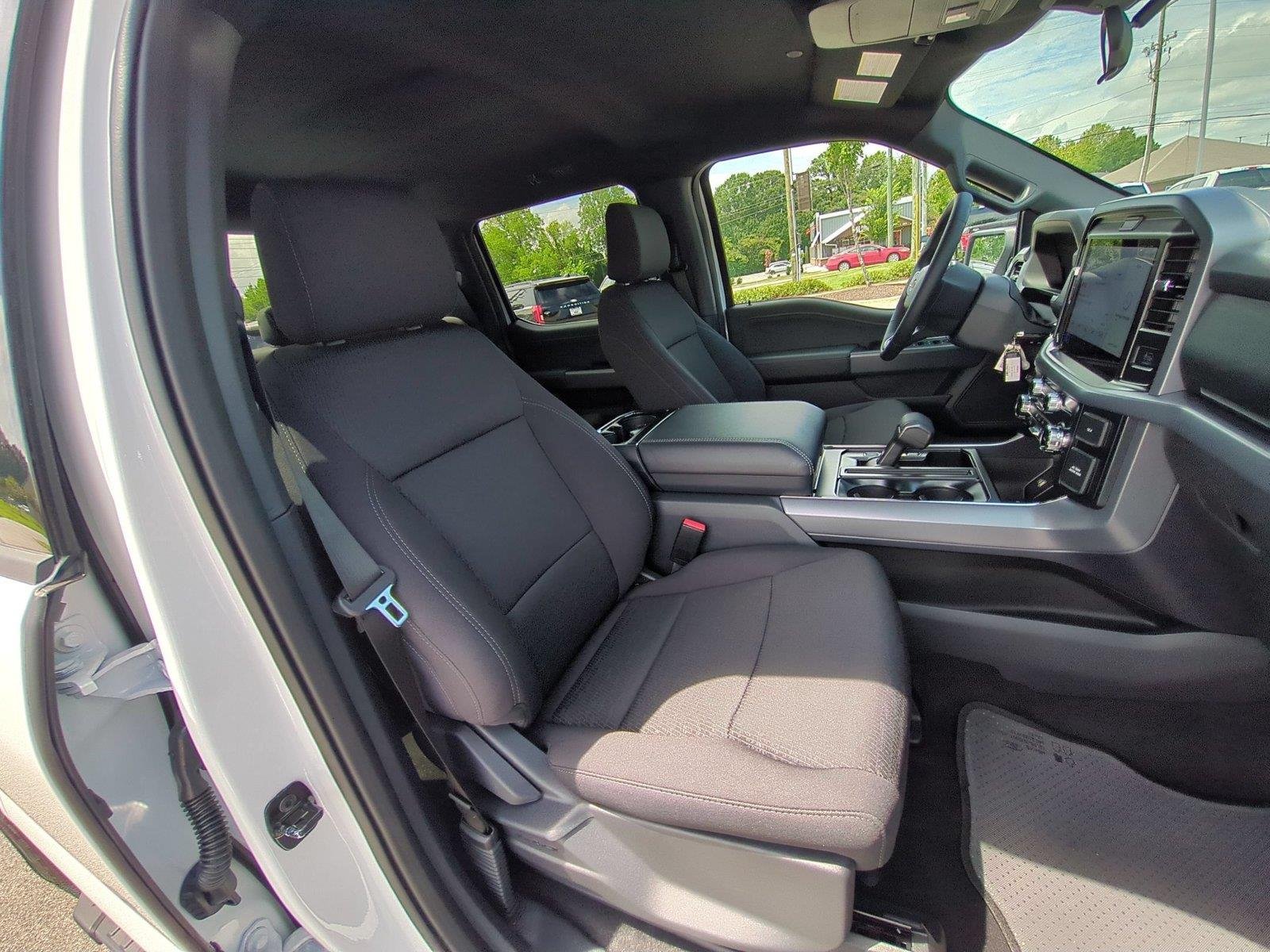 New 2026 Oxford White Ford XLT image 35