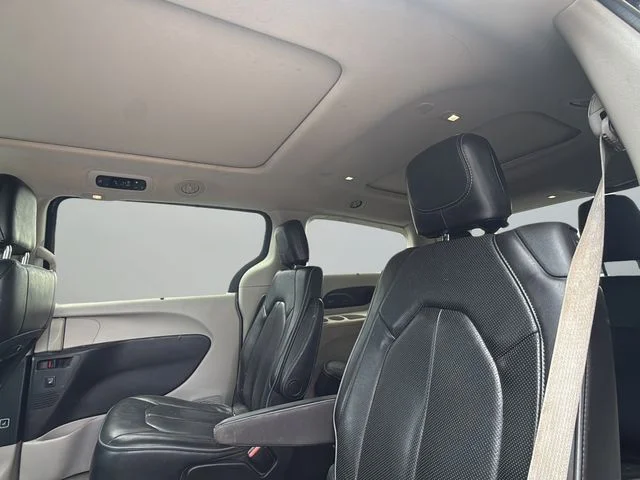 Used 2020 Black Chrysler Limited image 15