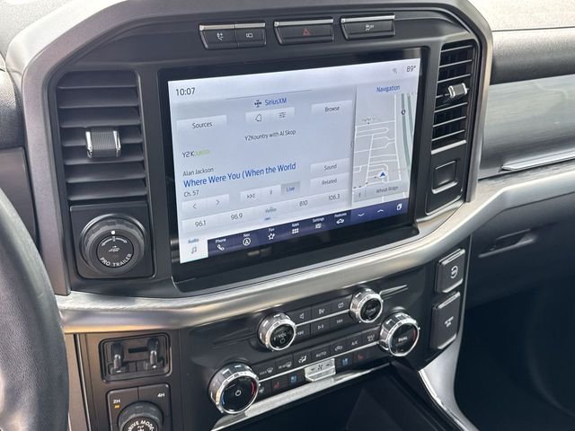 Used 2023  Ford Lariat image 19