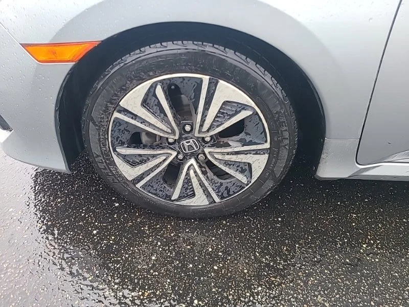 Used 2018  Honda EX-T image 10