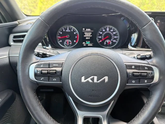 Used 2023  Kia GT-Line image 17