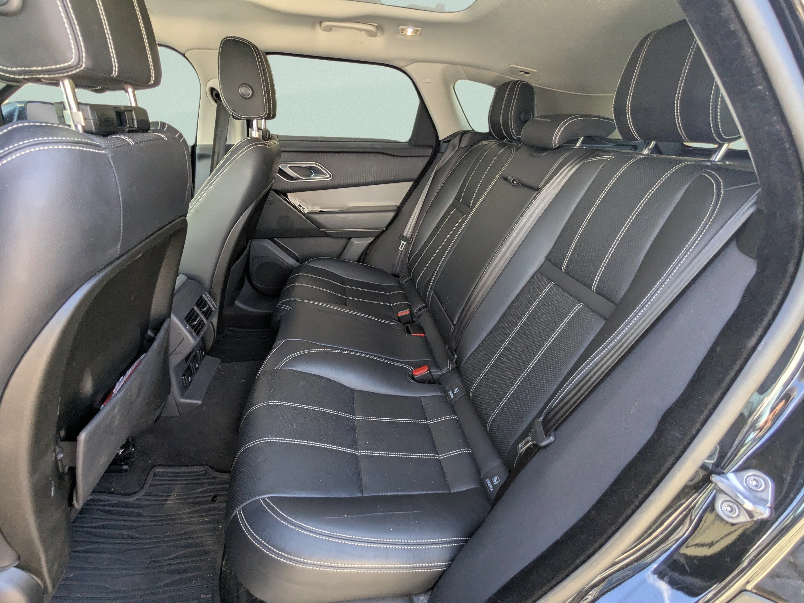 Used 2019 Silver Land Rover S image 10