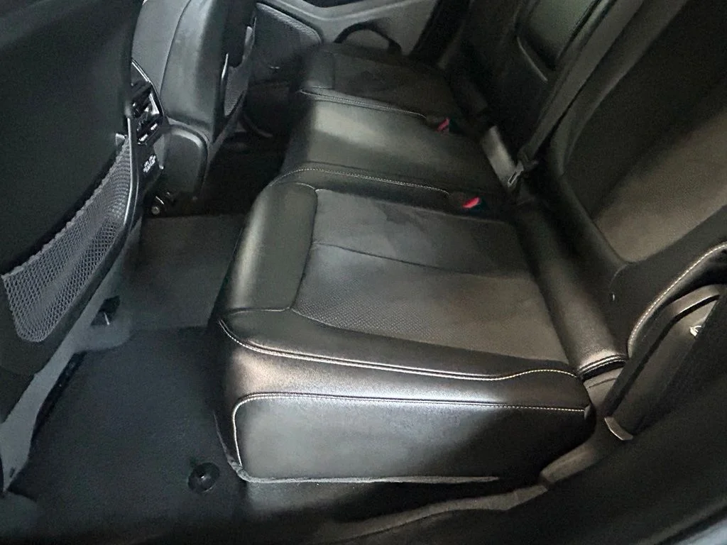 Used 2023 Diamond Black Crystal Pearlcoat Jeep Altitude image 46