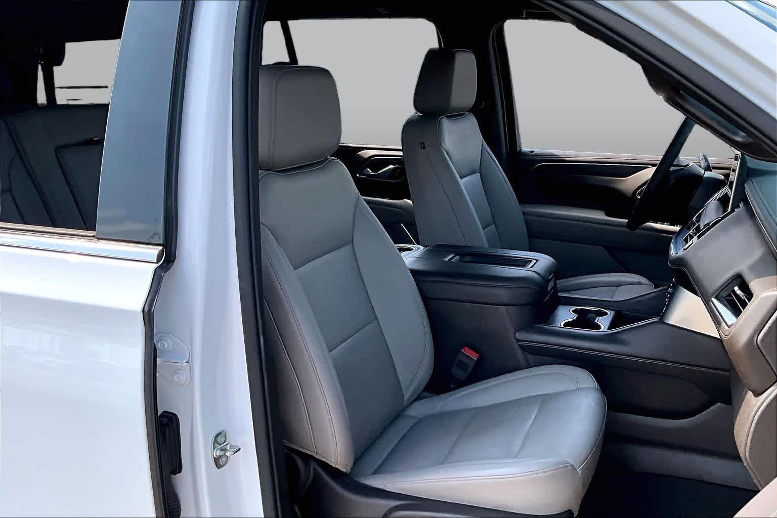 Used 2022 Summit White Chevrolet LT image 9