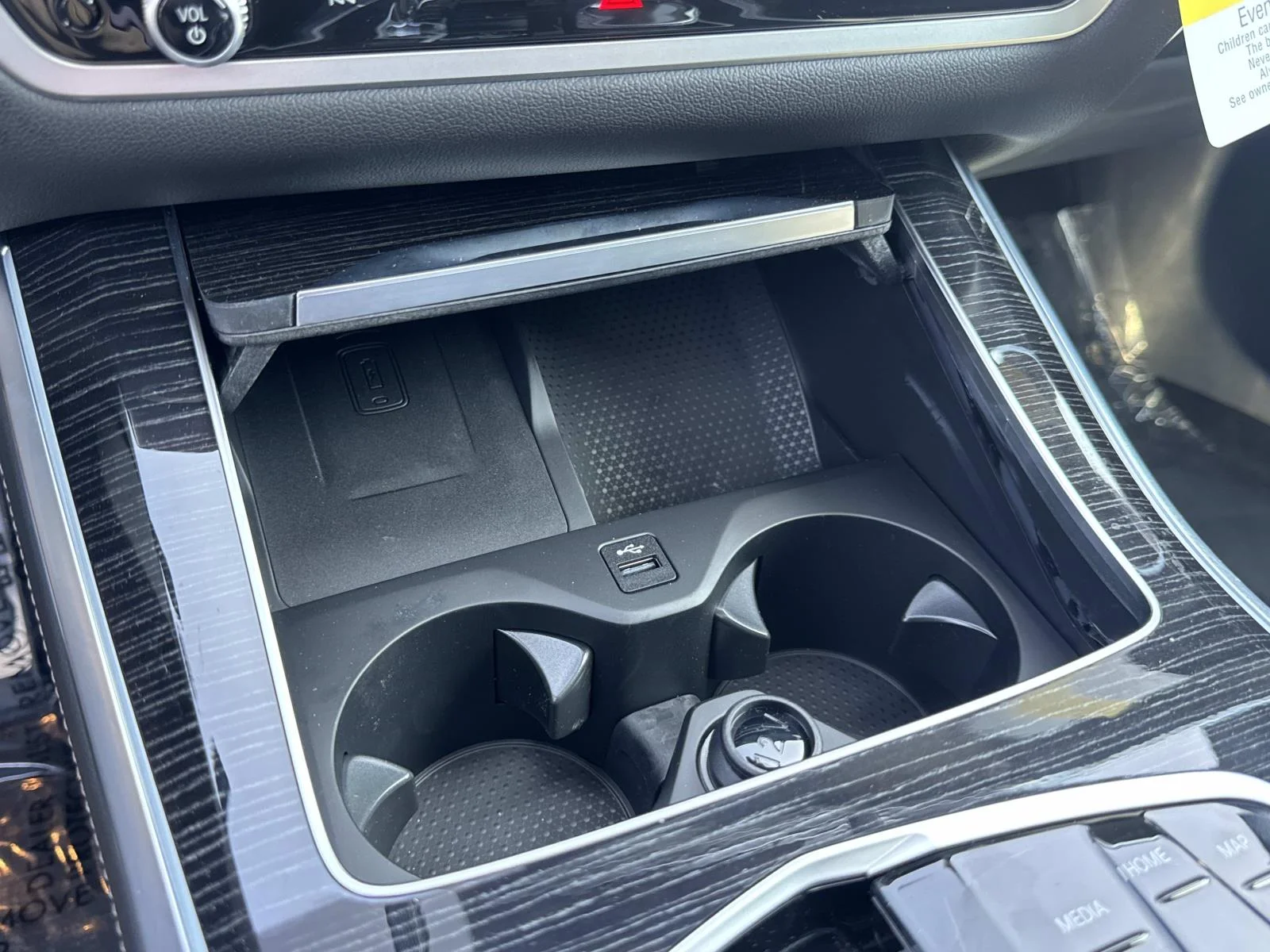 New 2026 Black Sapphire Metallic BMW M60i image 20