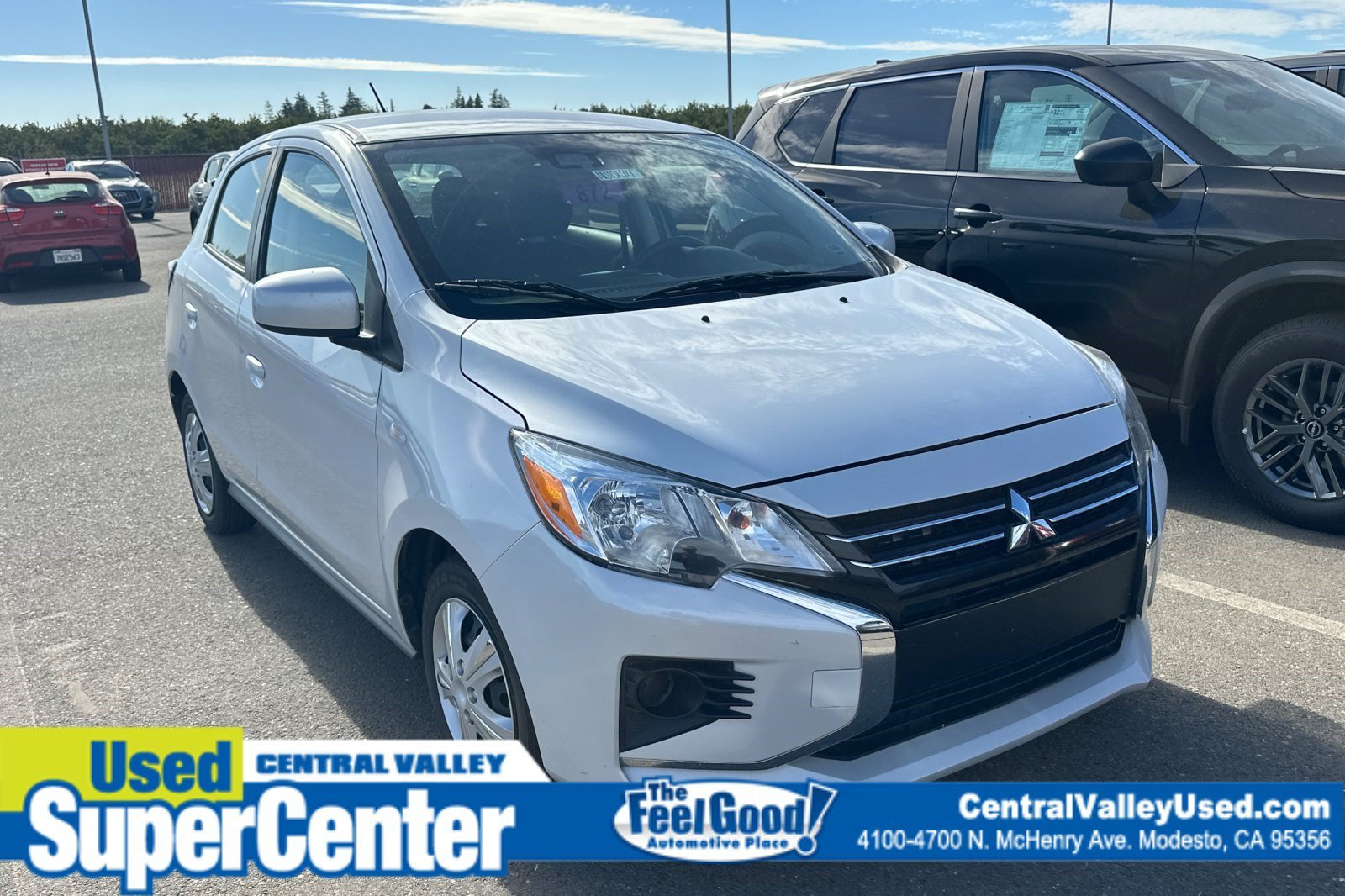 Used 2024 White Mitsubishi  image 1