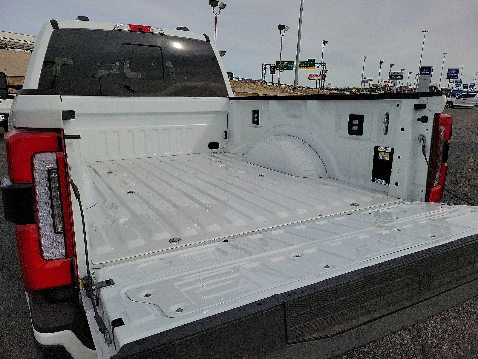 New 2026 Star White Metallic Tri-Coat Ford F-250&reg; Platinum&reg; image 8