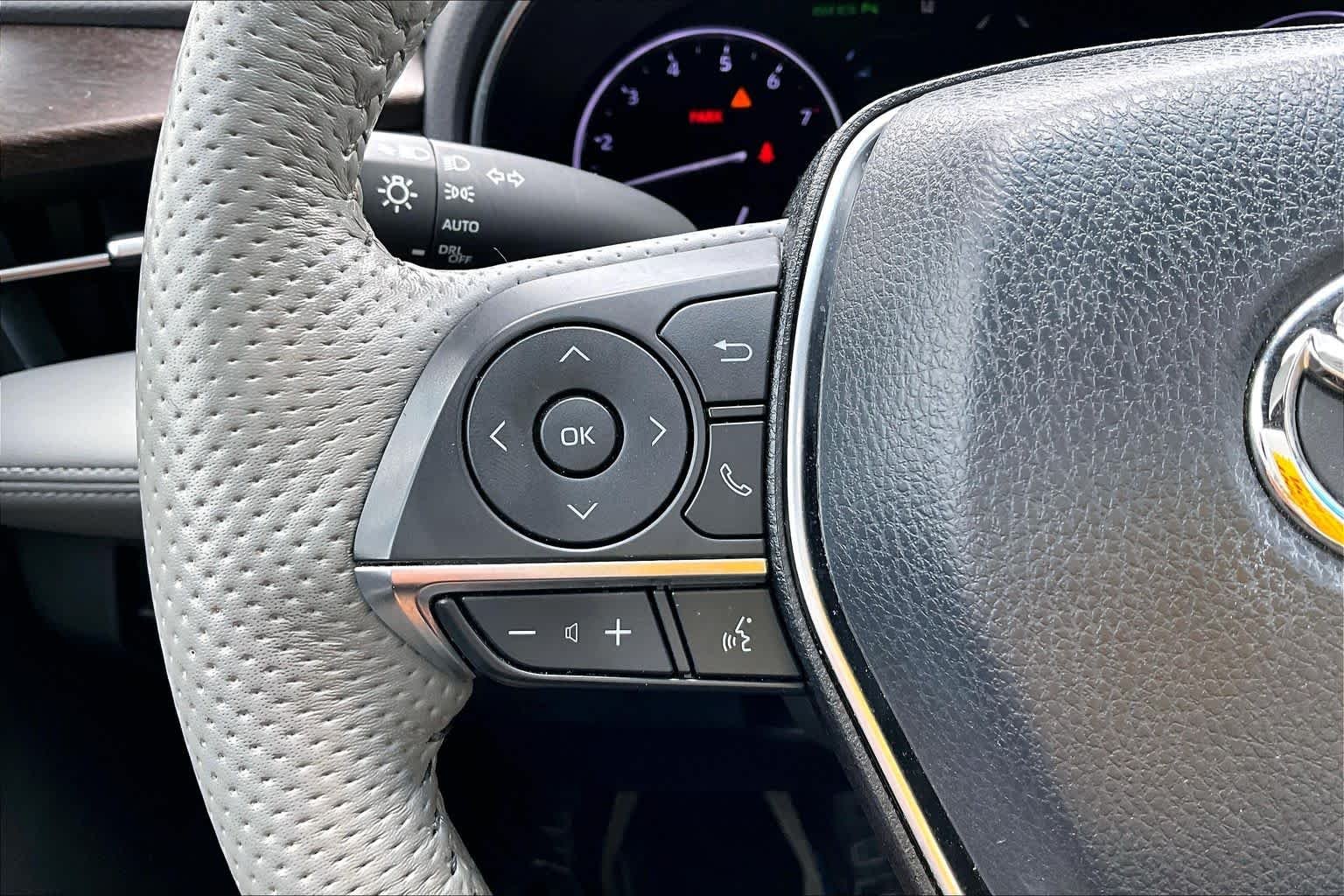 Used 2019 Wind Chill Pearl Toyota Limited image 24