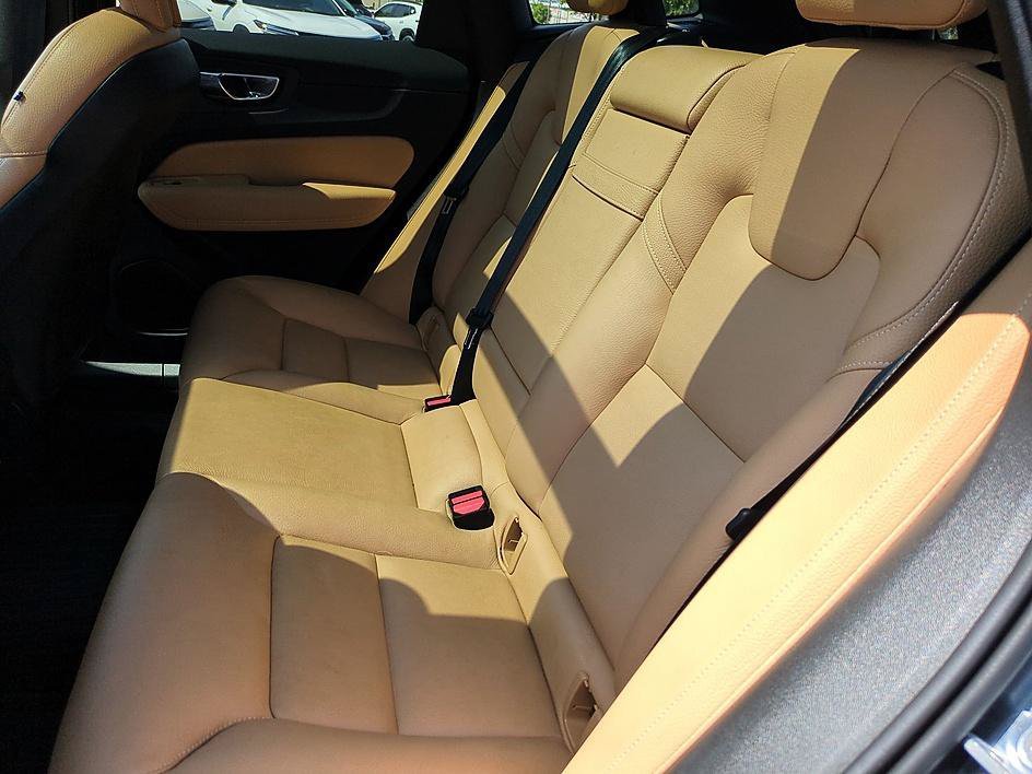 Used 2019 -SELECT- Volvo Momentum image 29