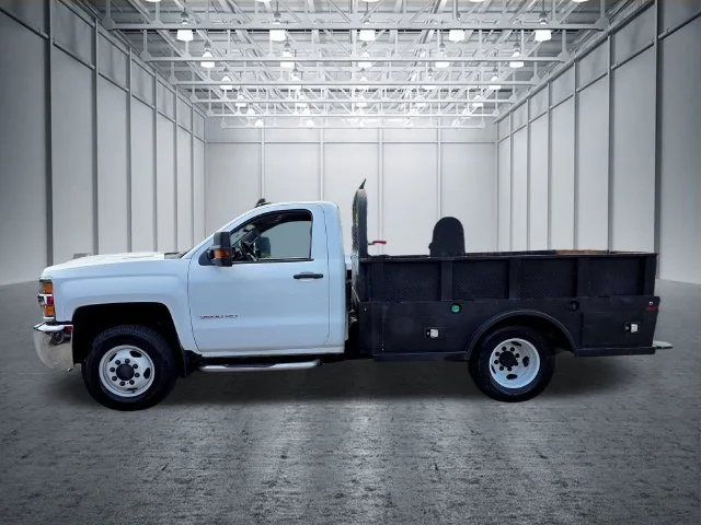 Used 2018 White Chevrolet Flat Bed image 7