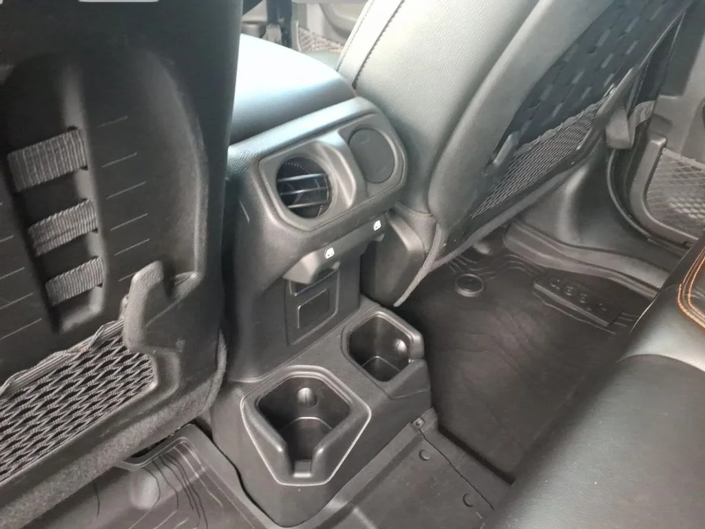 Used 2022 Black Jeep Mojave image 11