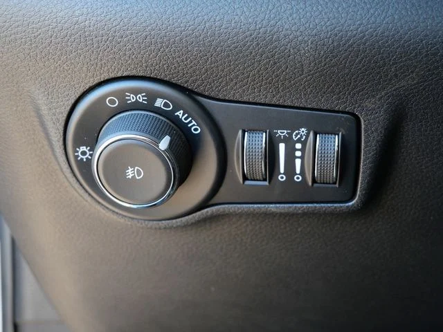 Used 2025 Silver Jeep Trailhawk image 16