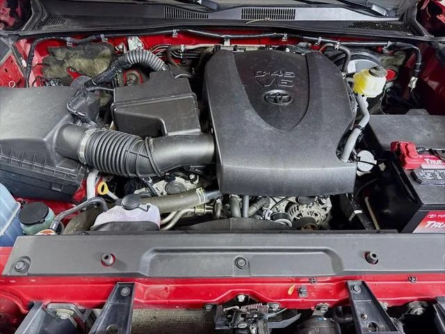 Certified Used 2022 BARCELONA RED MET. Toyota  image 28