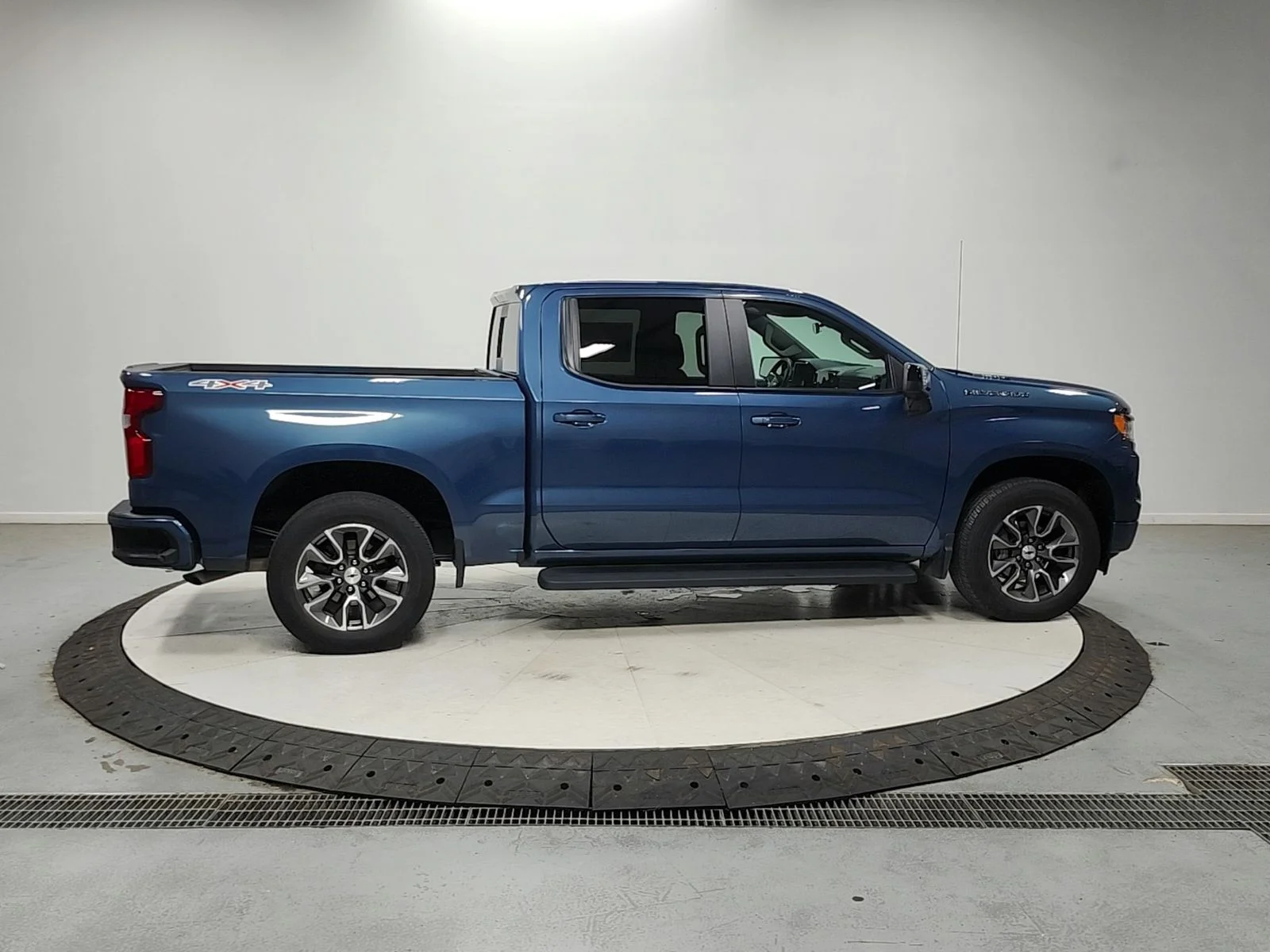 Used 2024 Blue Chevrolet RST image 9