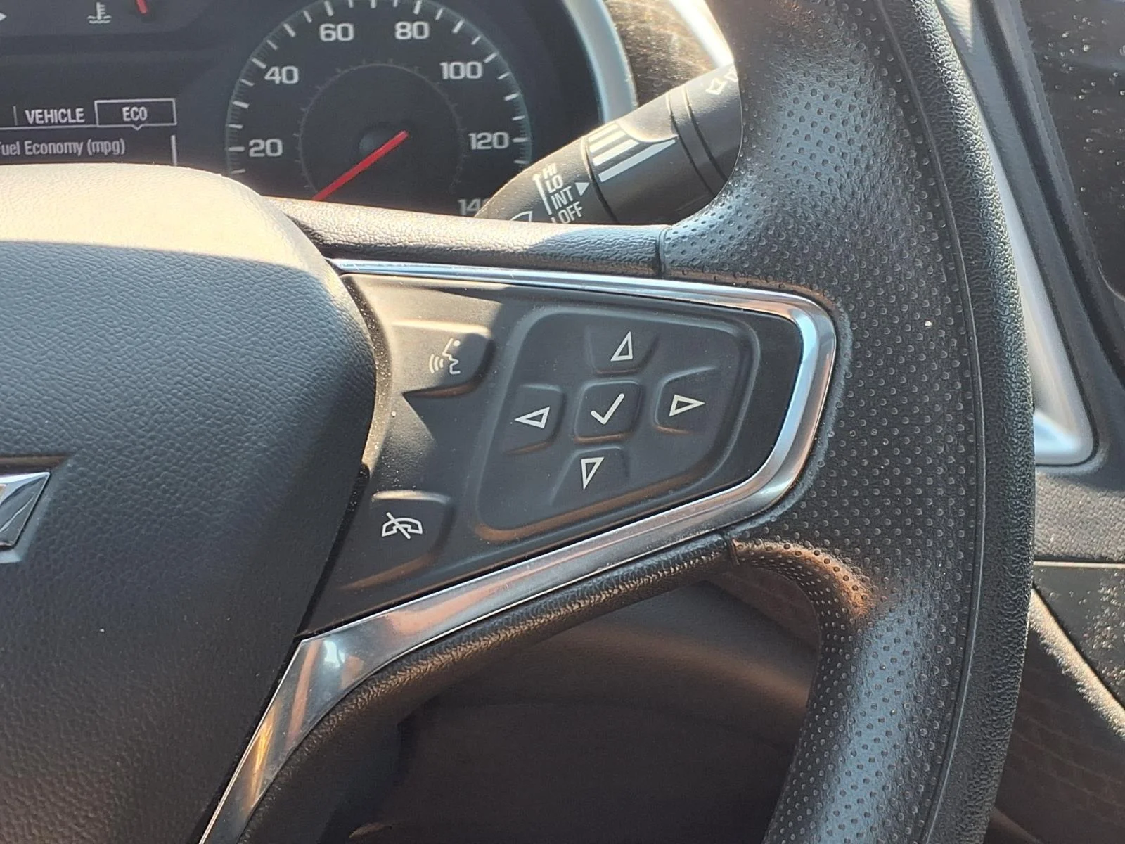 Used 2024 Summit White Chevrolet LT image 13