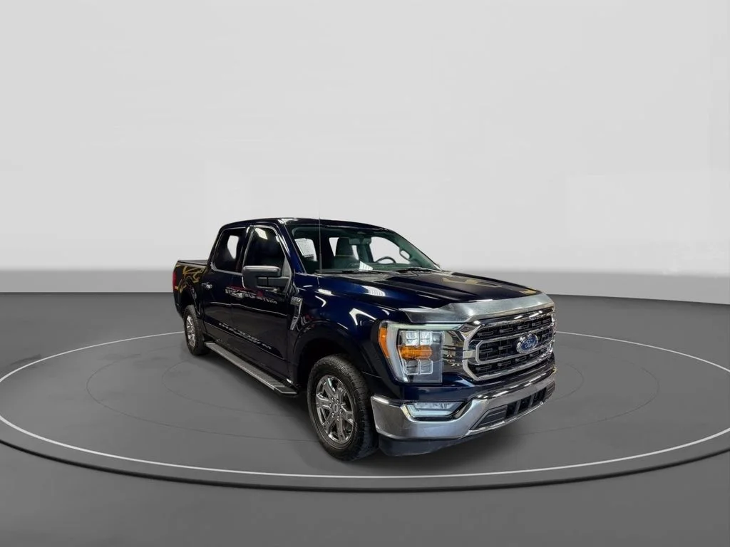 Used 2022 Antimatter Blue Metallic Ford XLT image 4