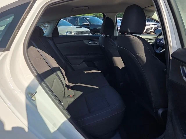 Used 2020 White Kia LXS image 14