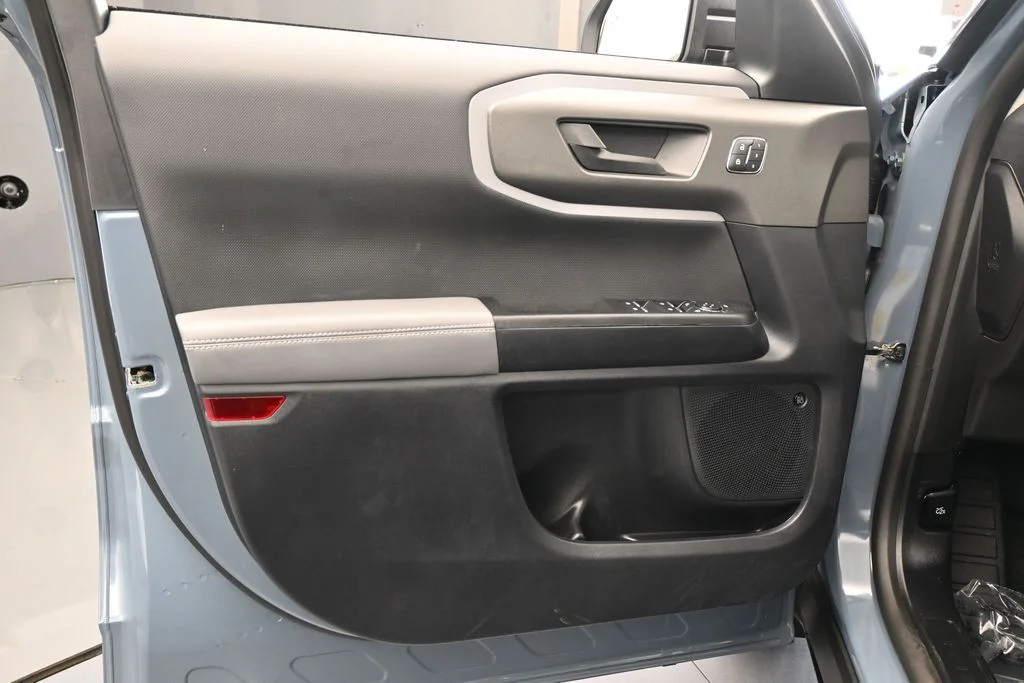 Used 2026 Azure Gray Metallic Ford Badlands image 30