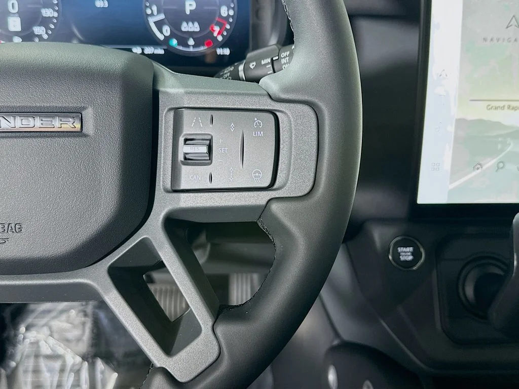 New 2026 Tasman Blue Metallic Land Rover S image 14