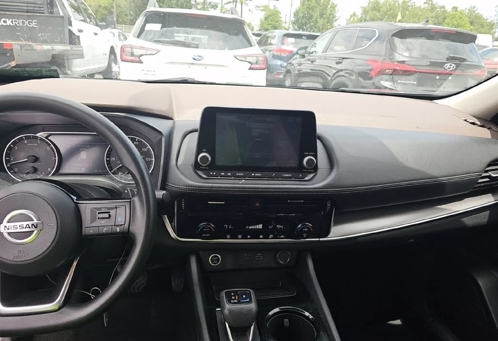 Used 2021 Gray Nissan SV image 10