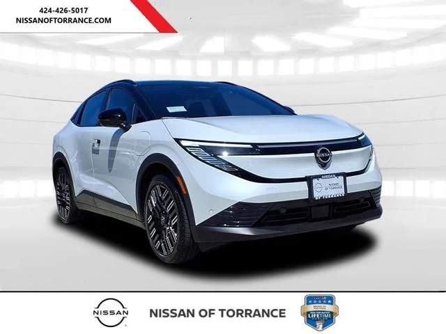 2026 Nissan Leaf Platinum+'s photo