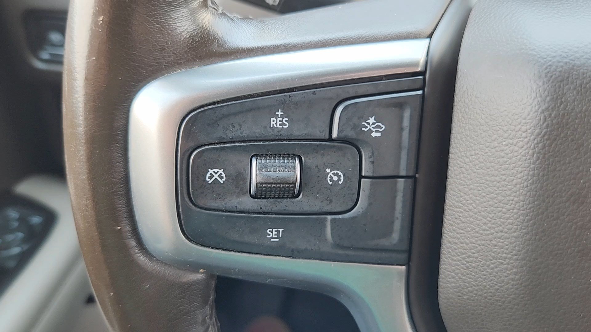 Certified Used 2023 Summit White Chevrolet Z71 image 11