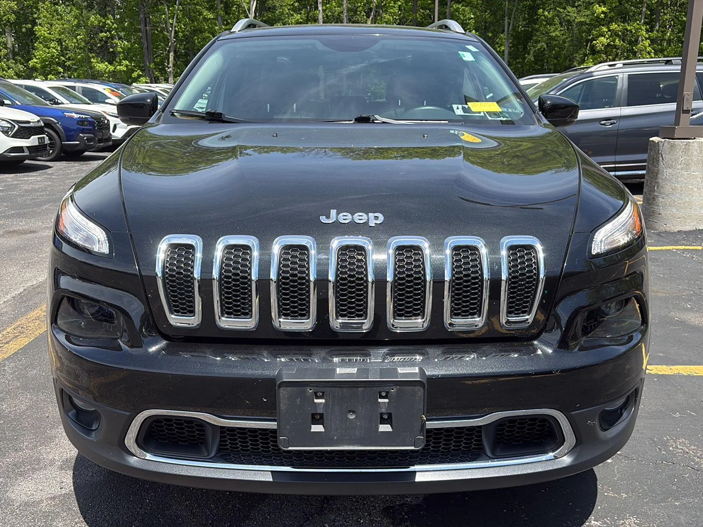 Used 2016 Brilliant Black Crystal Pearlcoat Jeep Limited image 14