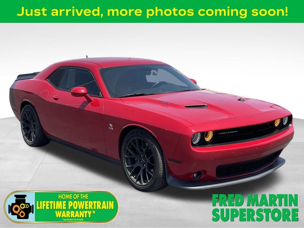 2016 Dodge Challenger Scat Pack's photo