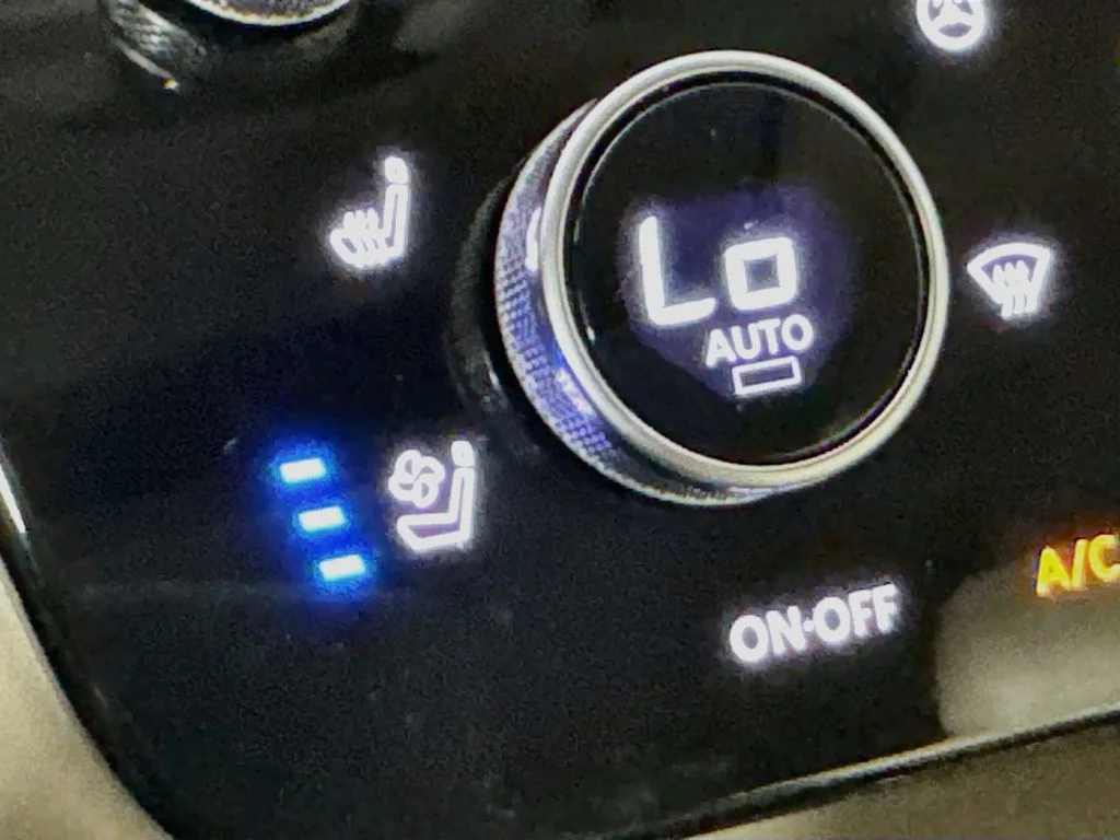 Certified Used 2024 Silver INFINITI LUXE image 27