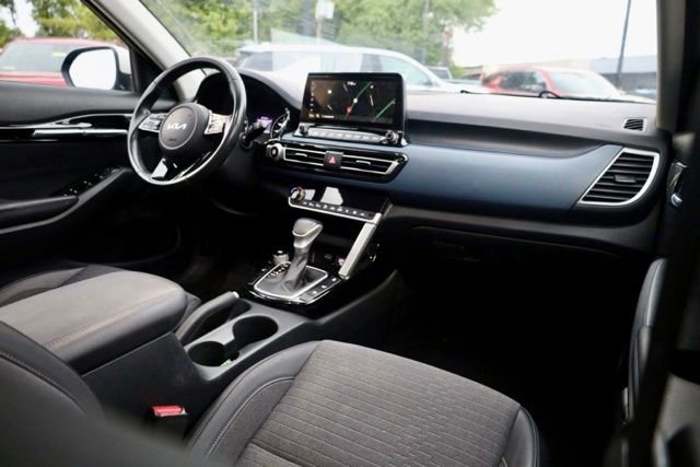 Used 2023 Ocean Blue Kia S image 8