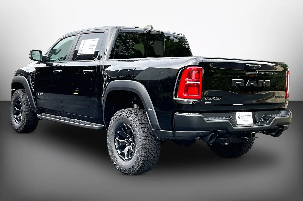 New 2026 Diamond Black Crystal Pearl-Coat Exterior Paint RAM RHO image 6