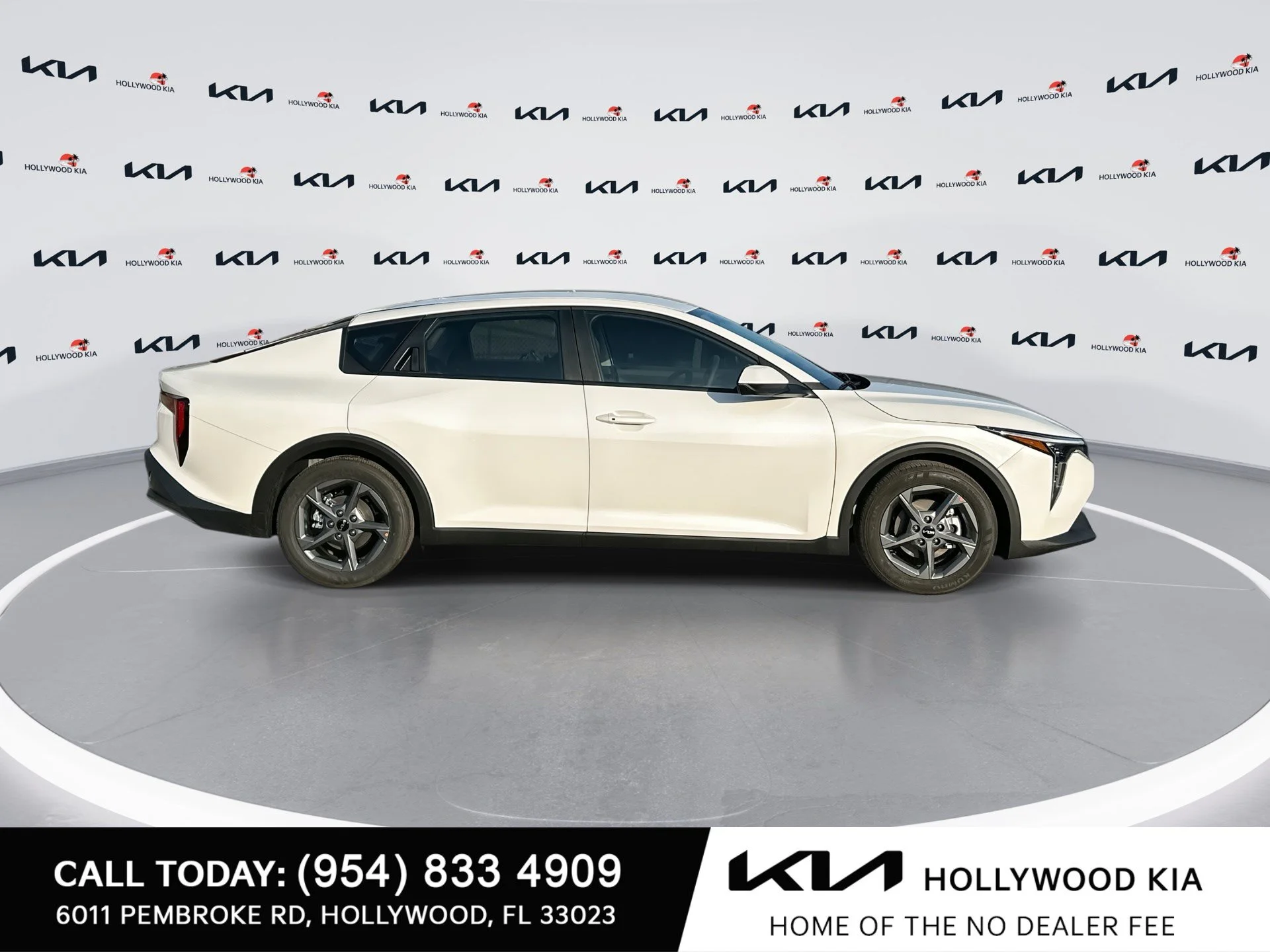 New 2026 Snow White Pearl Kia LXS image 9
