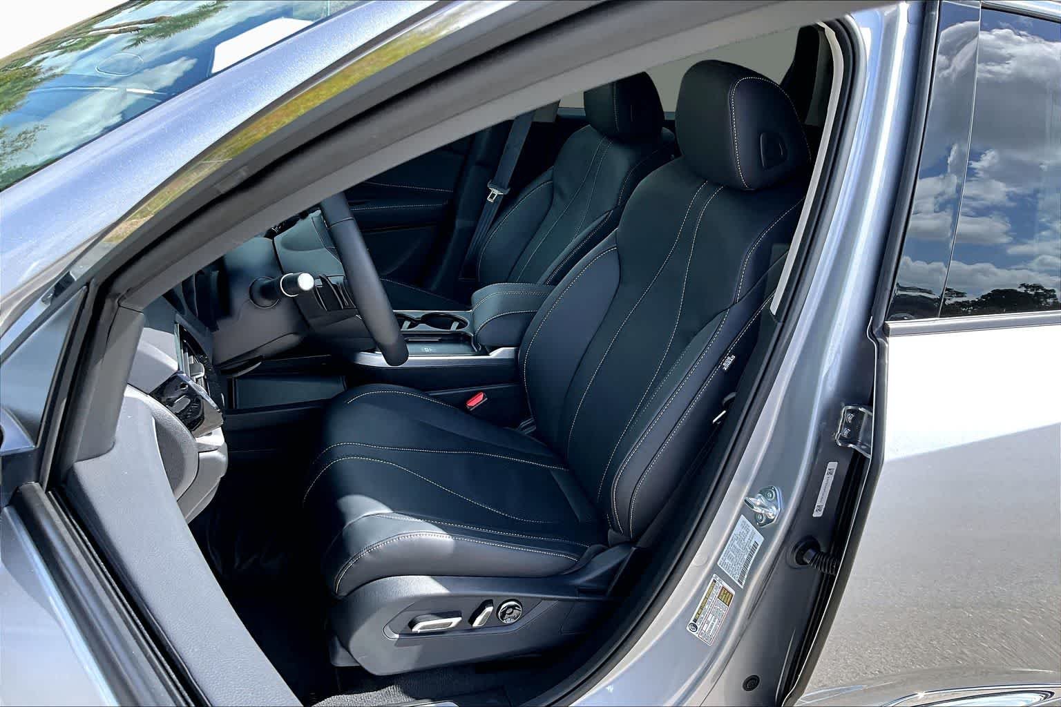 New 2026 Solar Silver Metallic Acura w/Technology Package image 9